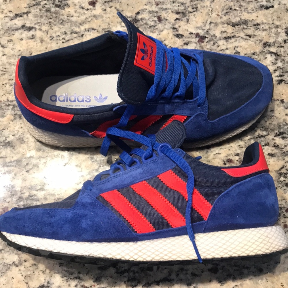 Adidas Sneakers